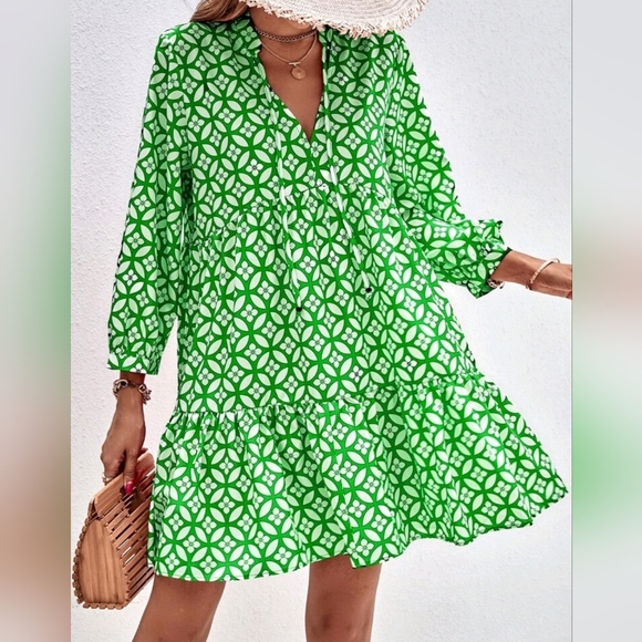 New Preppy Floral Smock Babydoll Ruffle Dress Green White - Picture 2 of 8